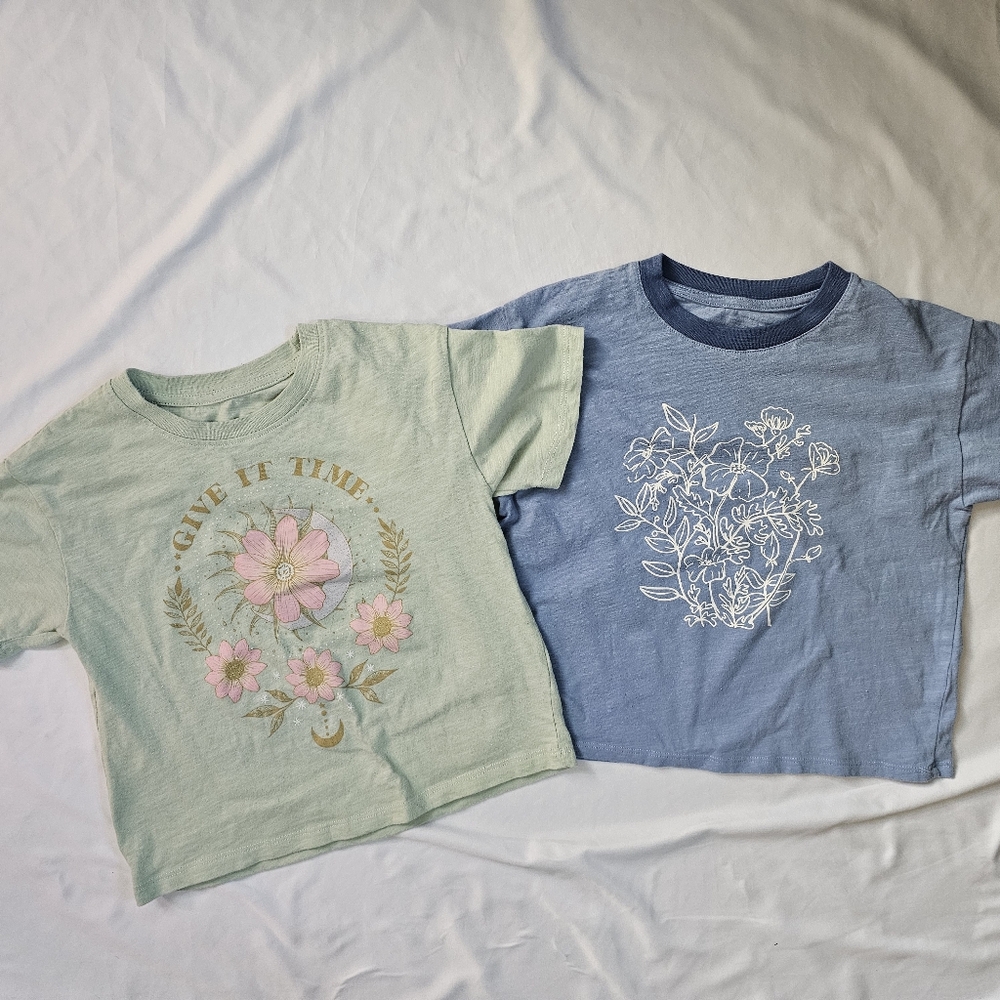 Set Of Two SO Kids Cropped Floral Tees - Green and Blue- Size Medium (8)
